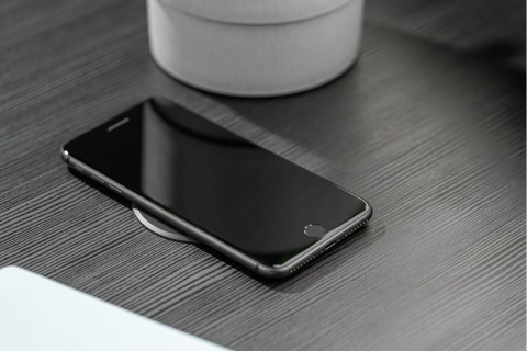 Zestaw ładowarka bezprzewodowa z USB czarna z zasilaczem